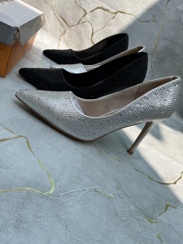 Silver Heels - Image 4