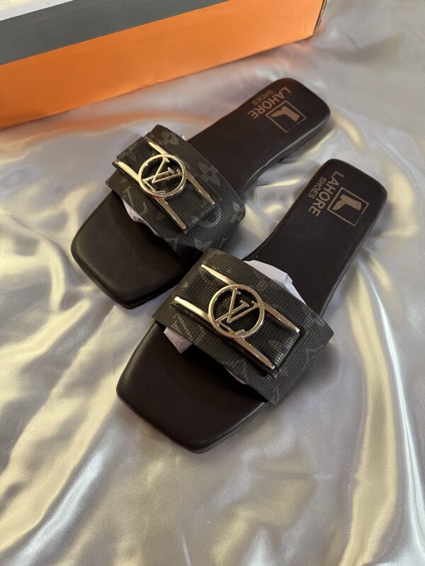 LV Slippers Very Comfy